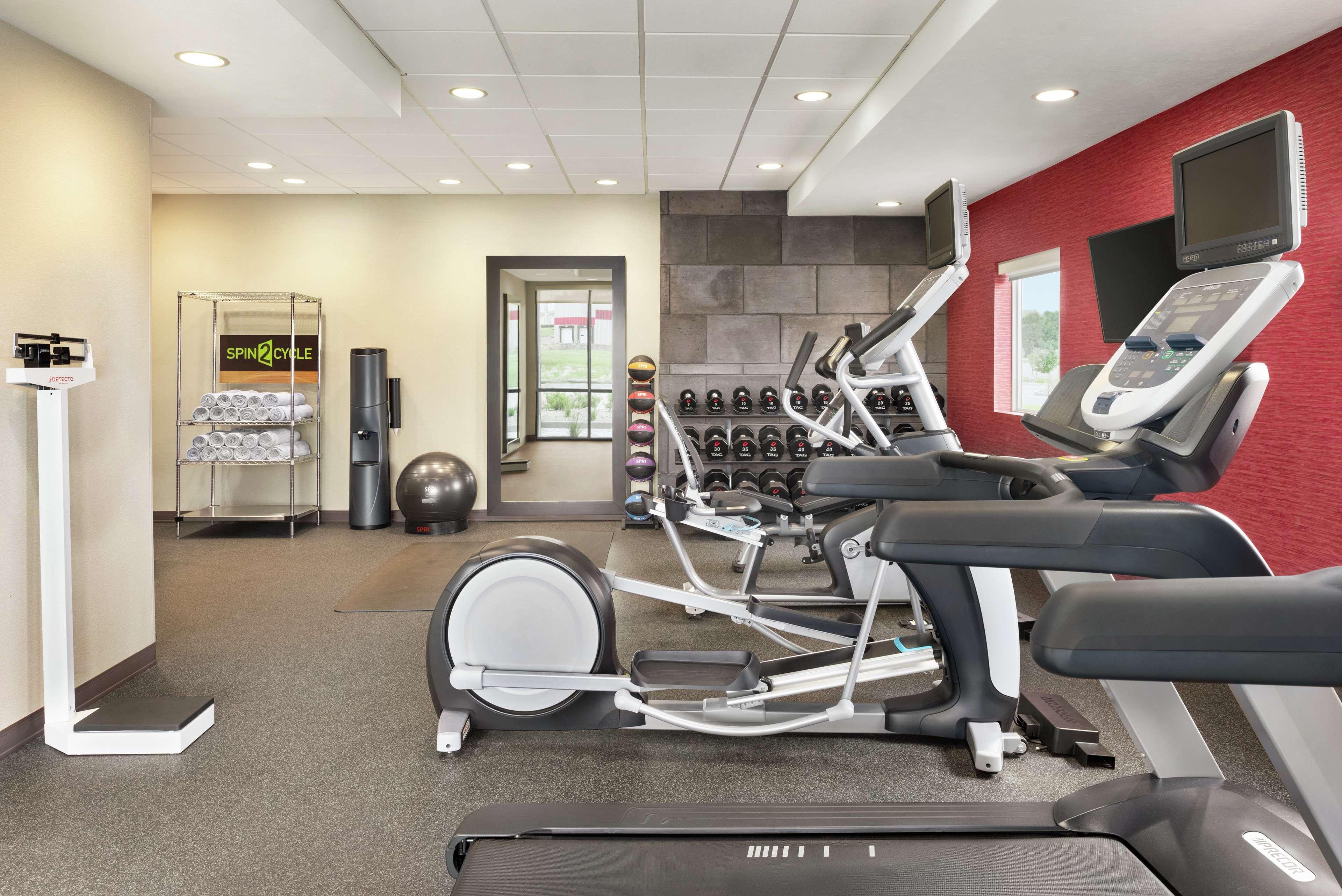 Home2 Suites By Hilton Bismarck Exterior photo