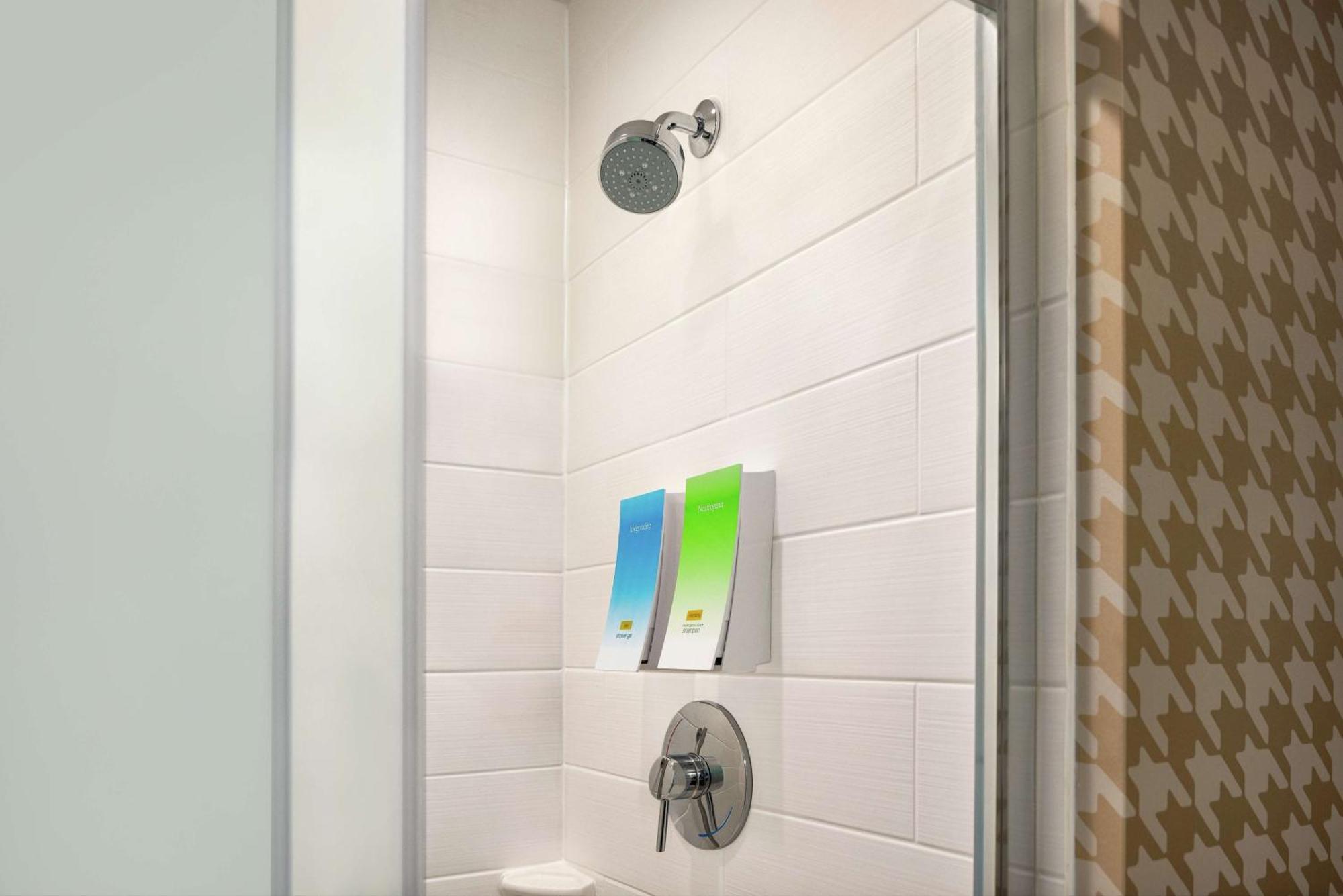 Home2 Suites By Hilton Bismarck Exterior photo