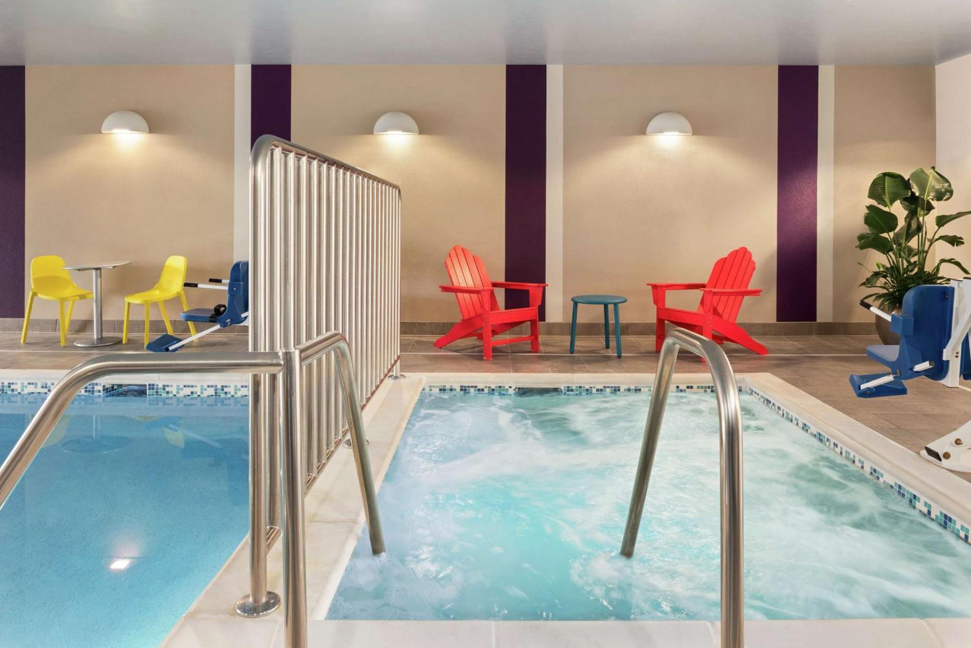Home2 Suites By Hilton Bismarck Exterior photo